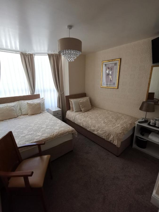 The Stafford Bed and Breakfast Blackpool Eksteriør billede